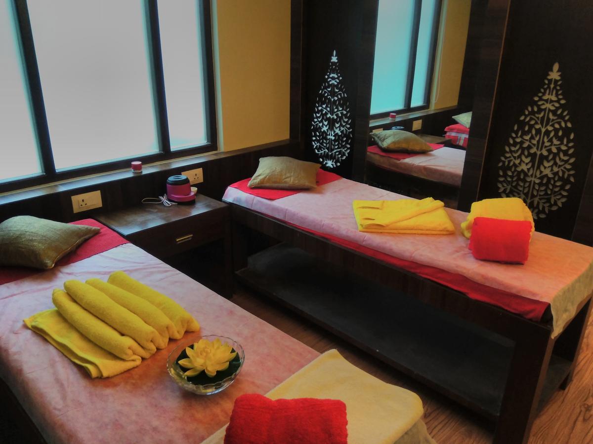 Maplewood Hotel & Spa Gangtok Exterior photo