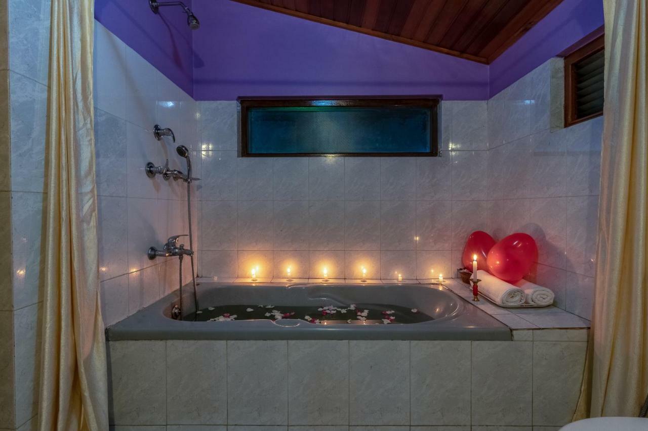 Maplewood Hotel & Spa Gangtok Exterior photo